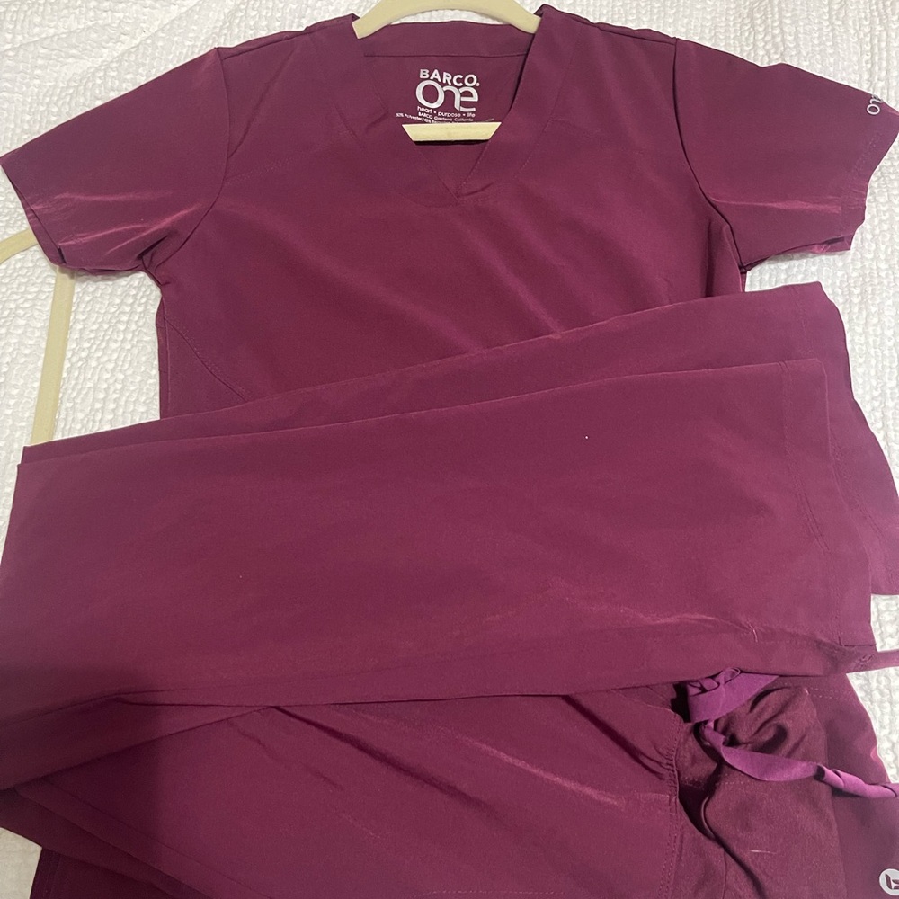 barco one scrub set